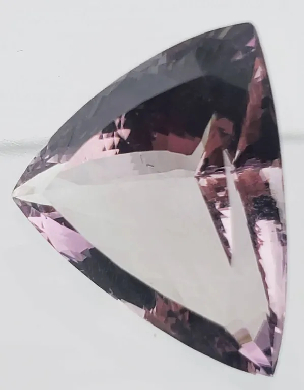 Amethyst (41.25 ct, 25.5 mm Triangular)