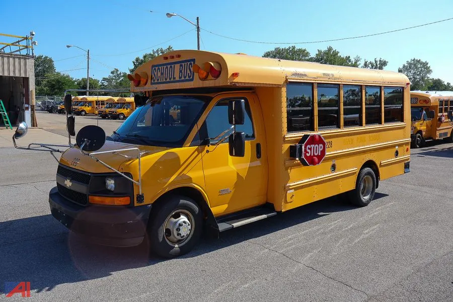2015 Chevrolet Express/Thomas Built Minotour School Bus/228