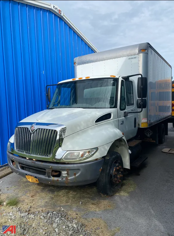 2007 International 4200 14' Box Truck