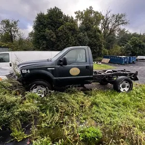 2006 Ford F-350 Super Duty Cab and Chassis