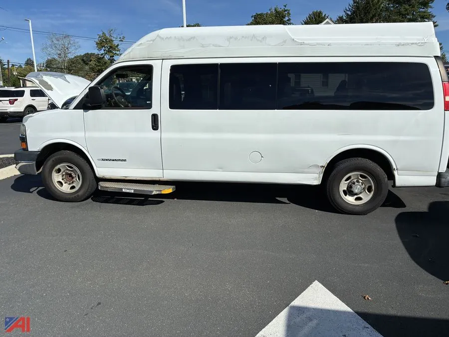 2008 Chevrolet Express Passenger Van
