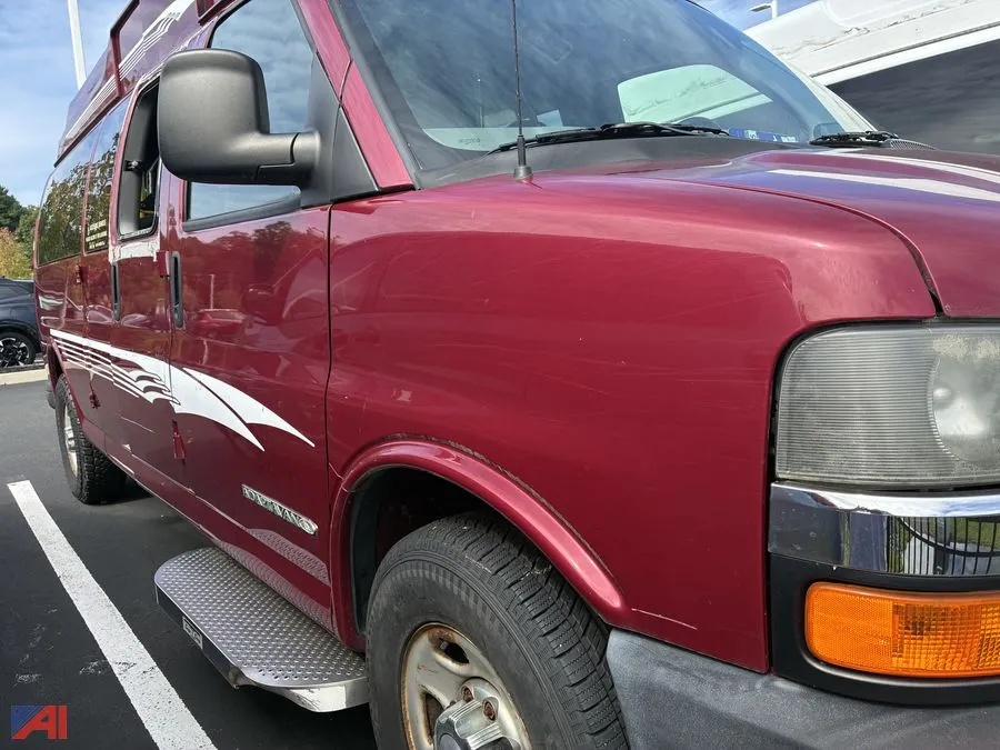 2009 Chevrolet Express Wheelchair Van
