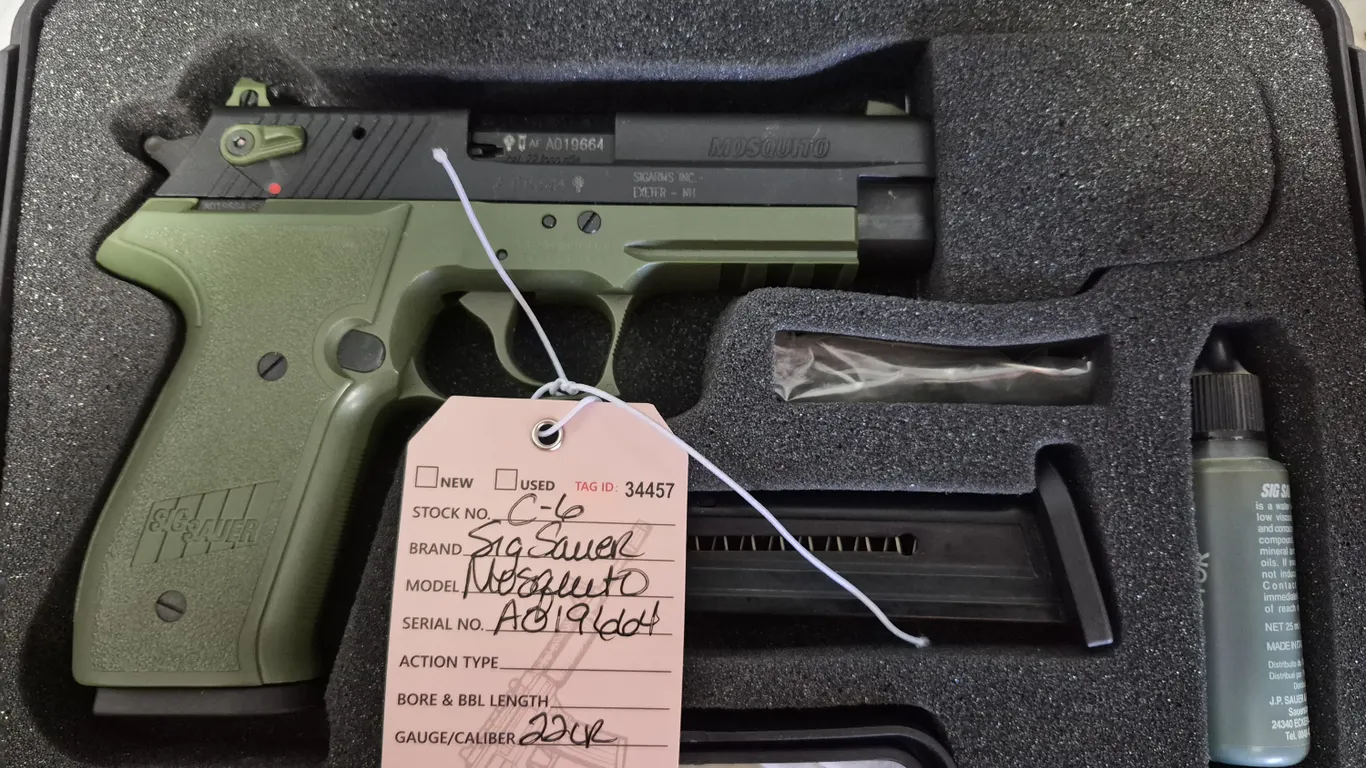 Sig Sauer Mosquito 22LR Pistol w/2 mags & case