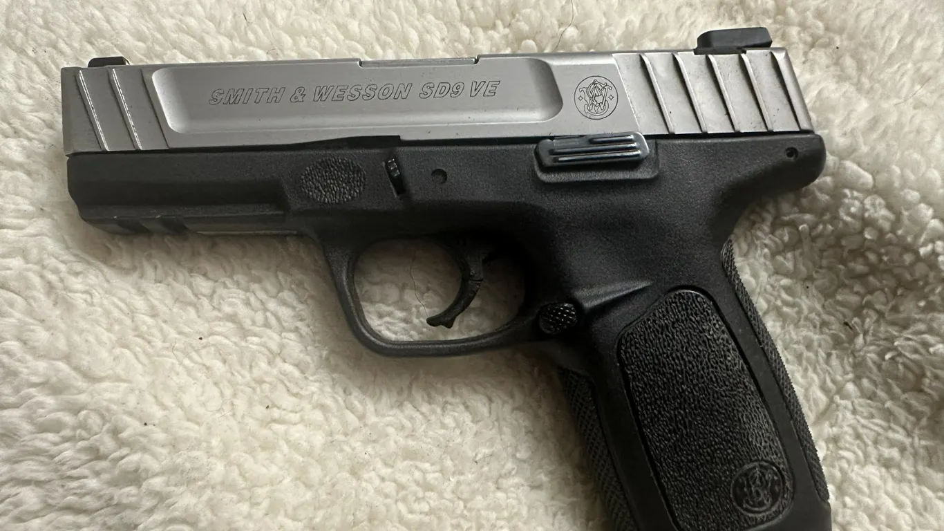 Smith & Wesson SD9VE 9mm Pistol