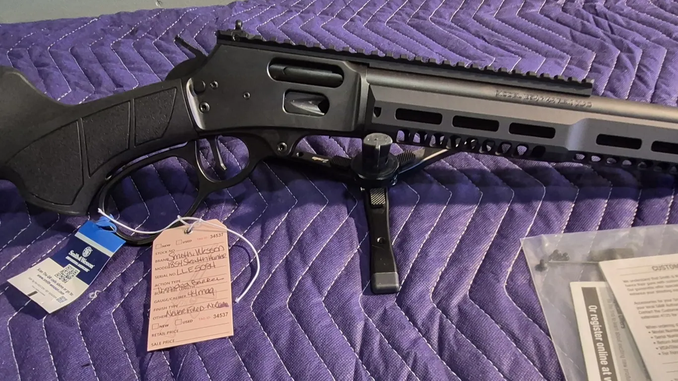 Smith & Wesson 1854 Stealth Hunter 44mag, Threaded Barrel. No box but Never Fired!