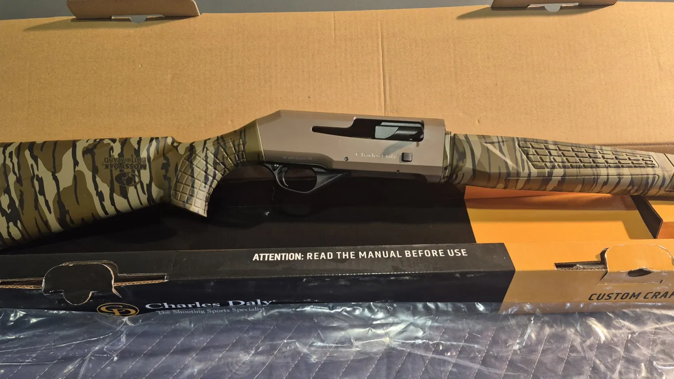Charles Daly Mossy Oak Synthetic Model CD601 Semi Auto 12ga - Never fired!