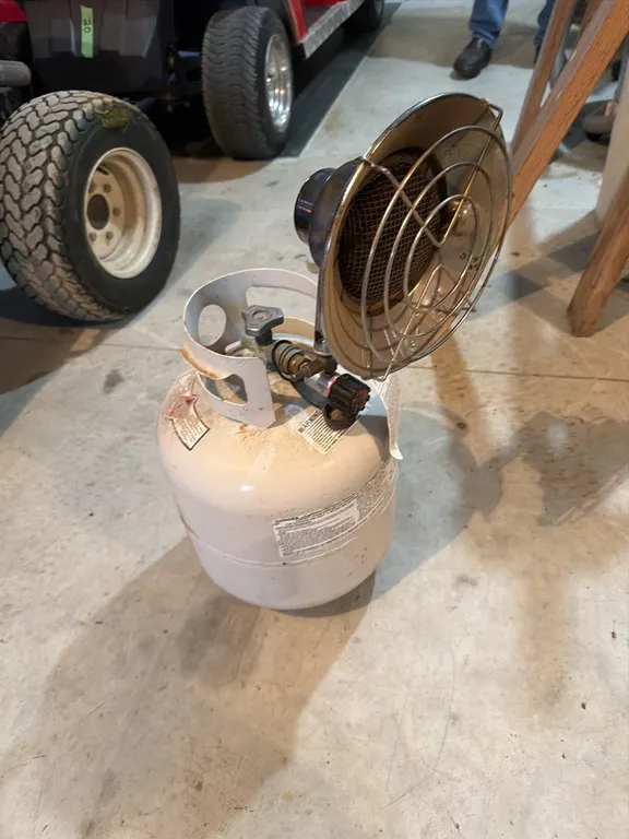 Heater and propane tank, (standard size)
