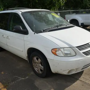 2006 Dodge SXT Mini Van