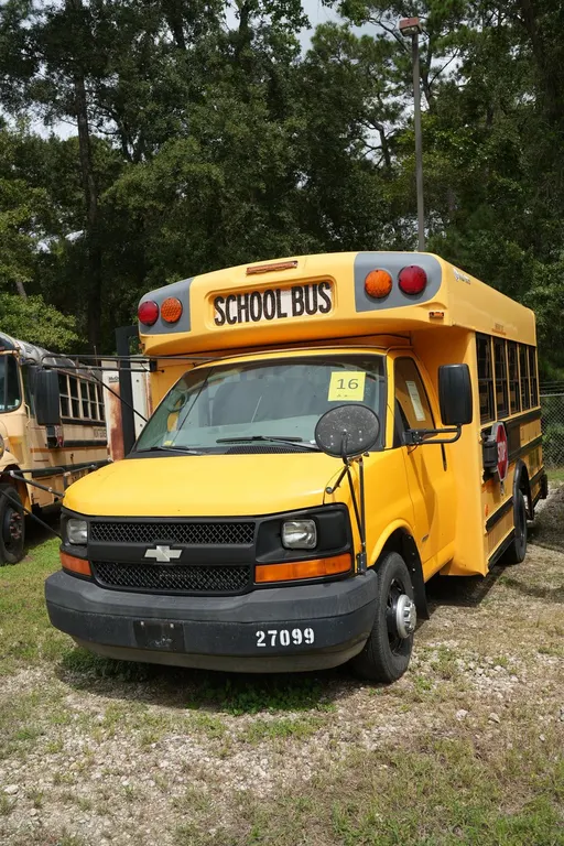 2008 Chevrolet Mid Bus