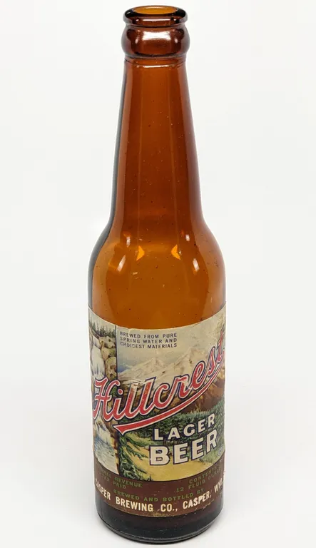 IRTP 12 OZ PAPER LABEL BOTTLE HILLCREST LAGER BEER CASPER WYOMING