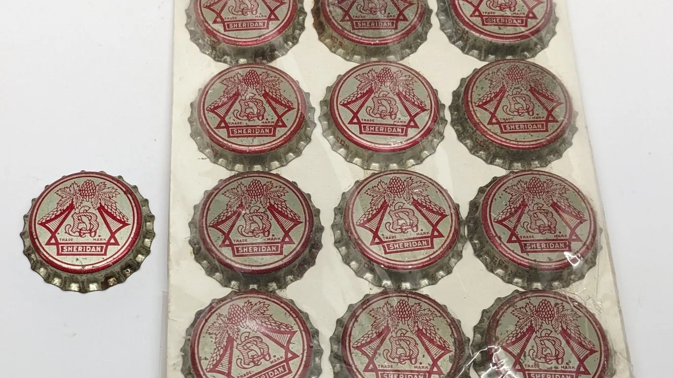 13 CORK LINED CONE TOP BEER CAN BOTTLE CAP CROWNS SHERIDAN WYOMING