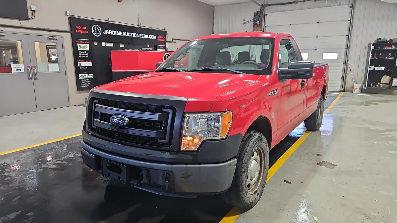 2013 Ford F-150 4x2 XL 2dr Regular Cab Styleside 8 ft. LB