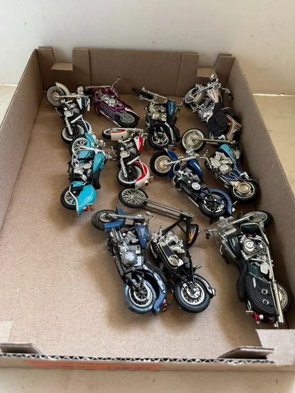 (11) Model Motorcycles