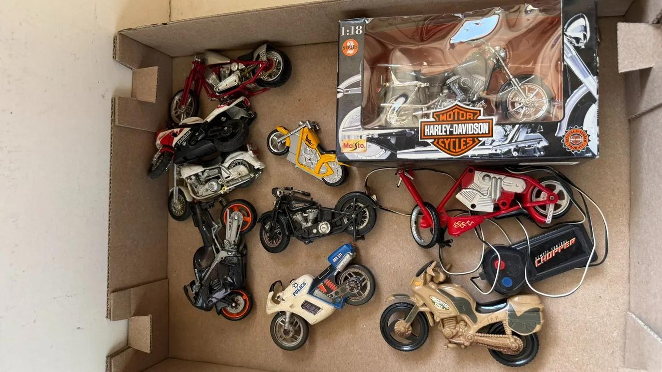 (10) Model Motorcycles