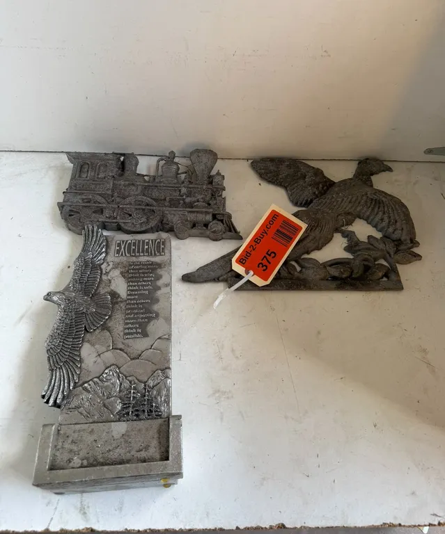 (3) Wall Statues