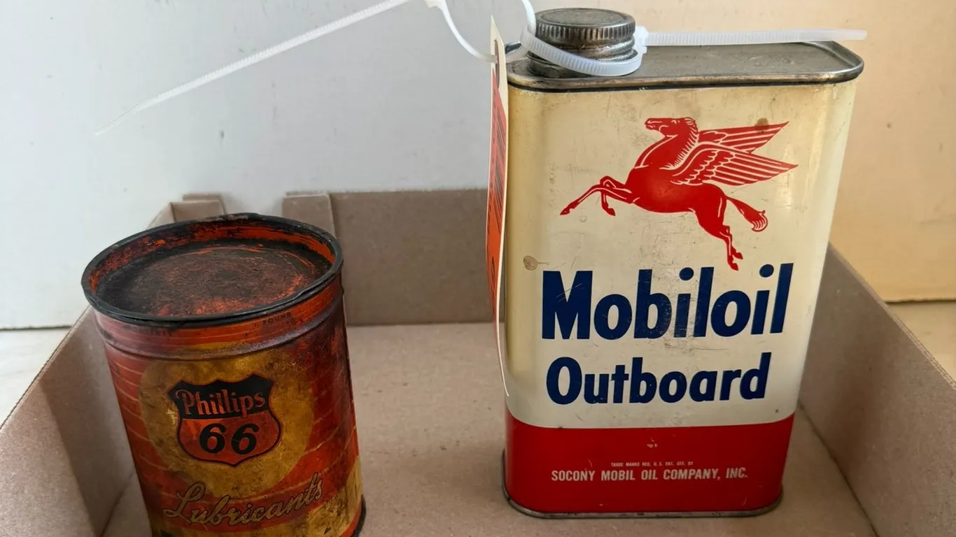7" Vintage Mobile Oil Outpoor Can and Pillips66 Vintage Can