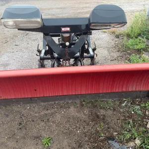 Western Plow 7’ snow plow for quick detach