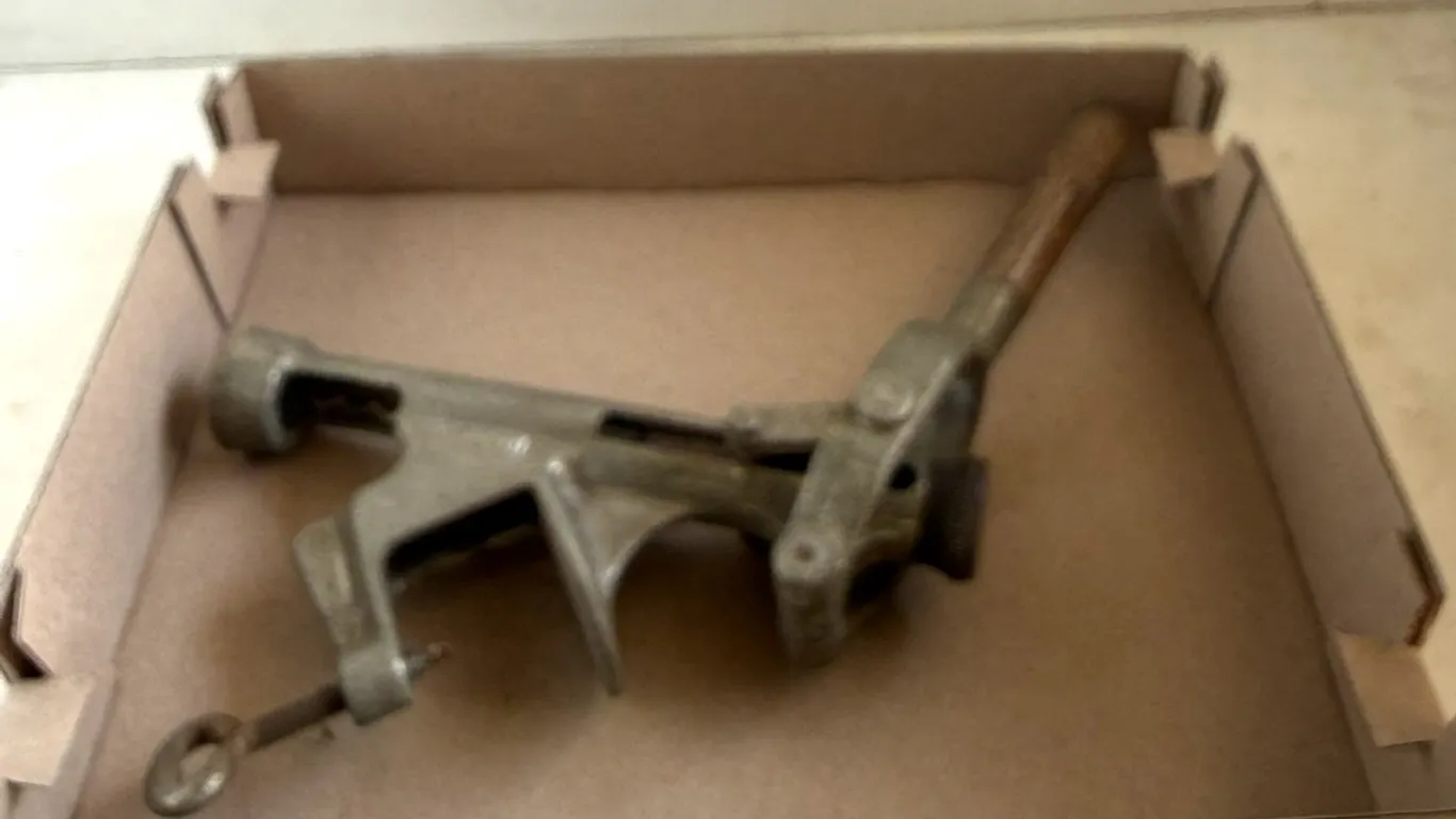 Vintage Handheld Sedon Drill