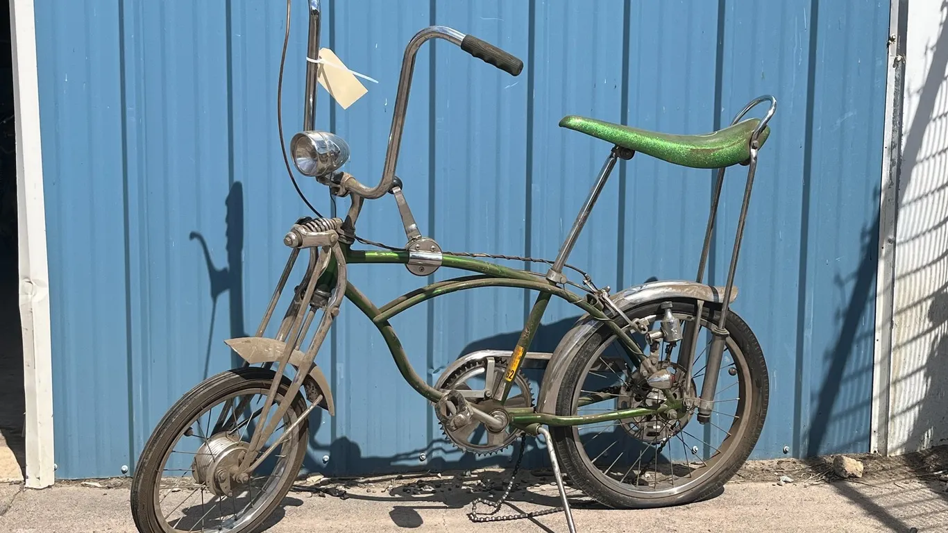Vintage Schwinn Sting-Ray "Pea Picker"