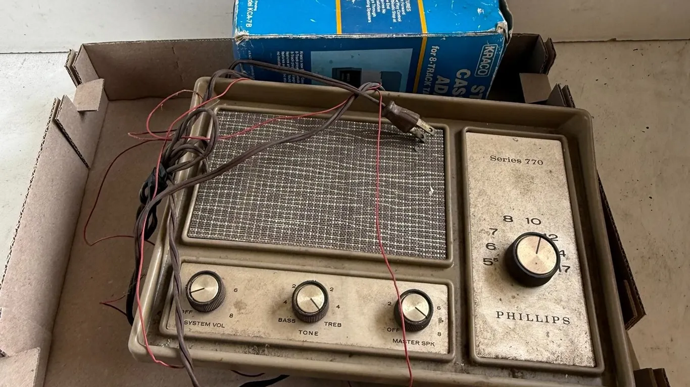Vintage Pillips radio