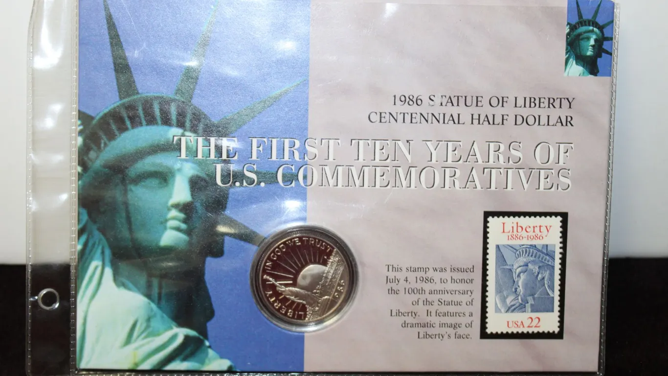 1986 Statue of Liberty Centennial Half Dollar & Stamp Set