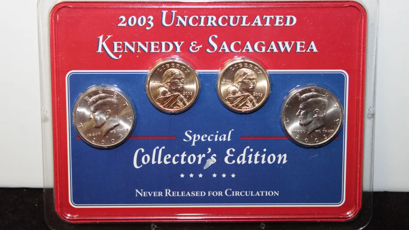2003 Kennedy Half Dollar & Sacagawea Dollar Coin Set