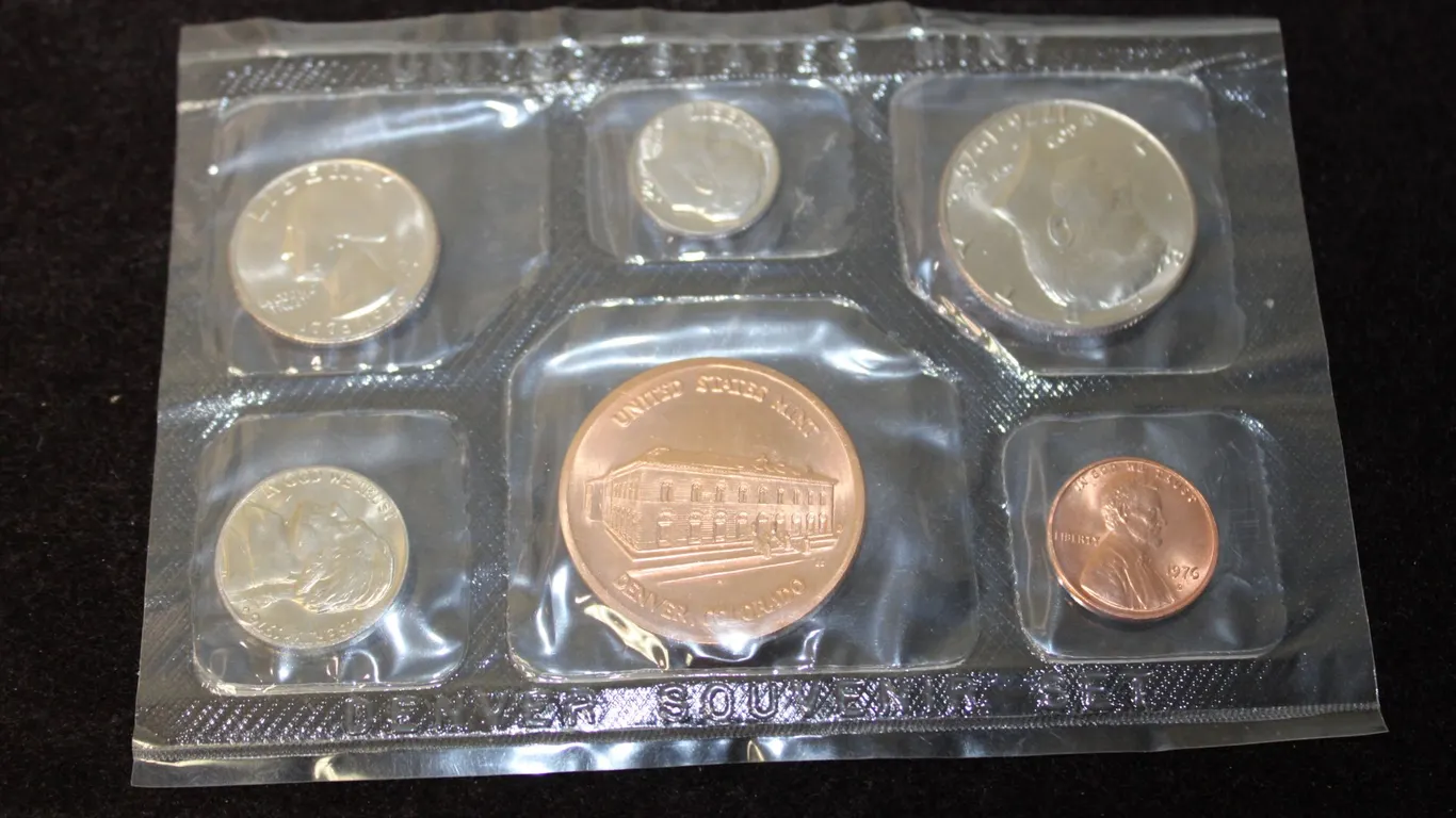 1976 U.S. Mint Bicentennial Coin Set