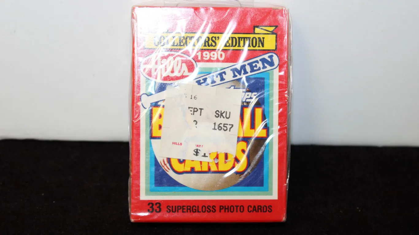 1990 Topps Hit Men Baseball Card Box – 33 Cards