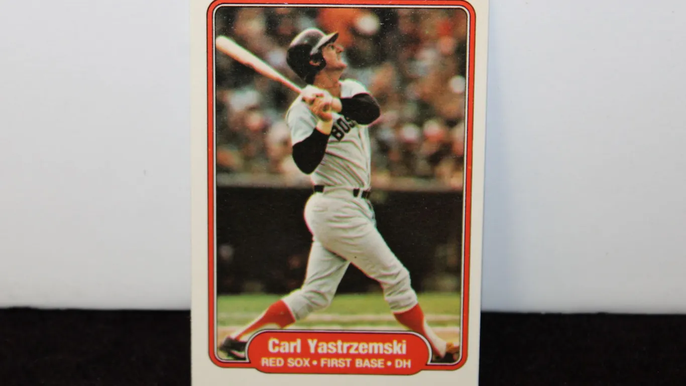 1982 Fleer Carl Yastrzemski Baseball Card