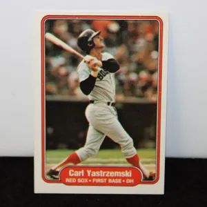 1982 Fleer Carl Yastrzemski Baseball Card