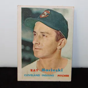 1957 Topps Ray Noleski Baseball Card