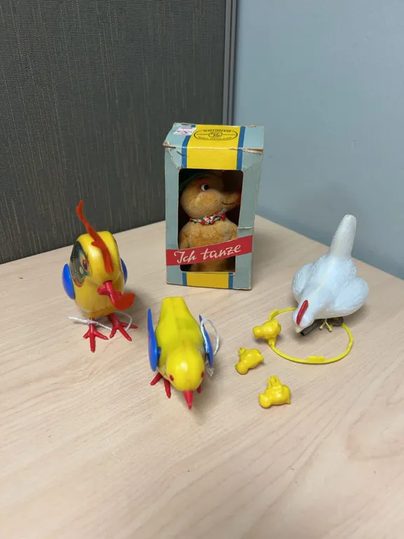 Wind-Up Tin and Plastic Bird Toys and Dancing Duck Figurine