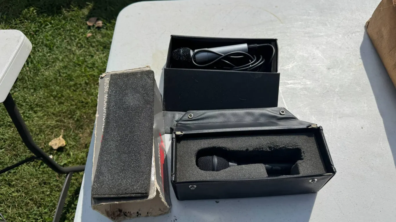 Electro-Voice Microphones Set