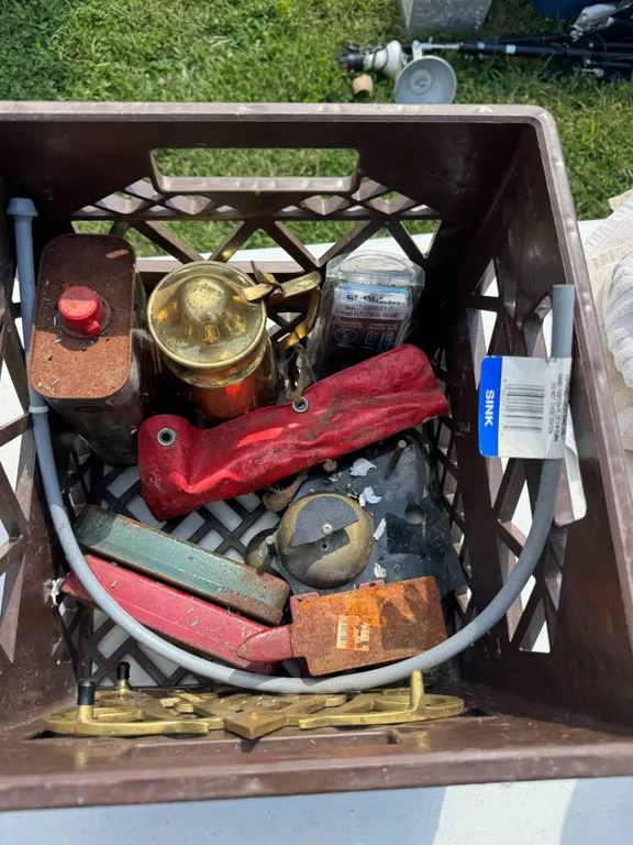 Tools and Hardware in Crate
