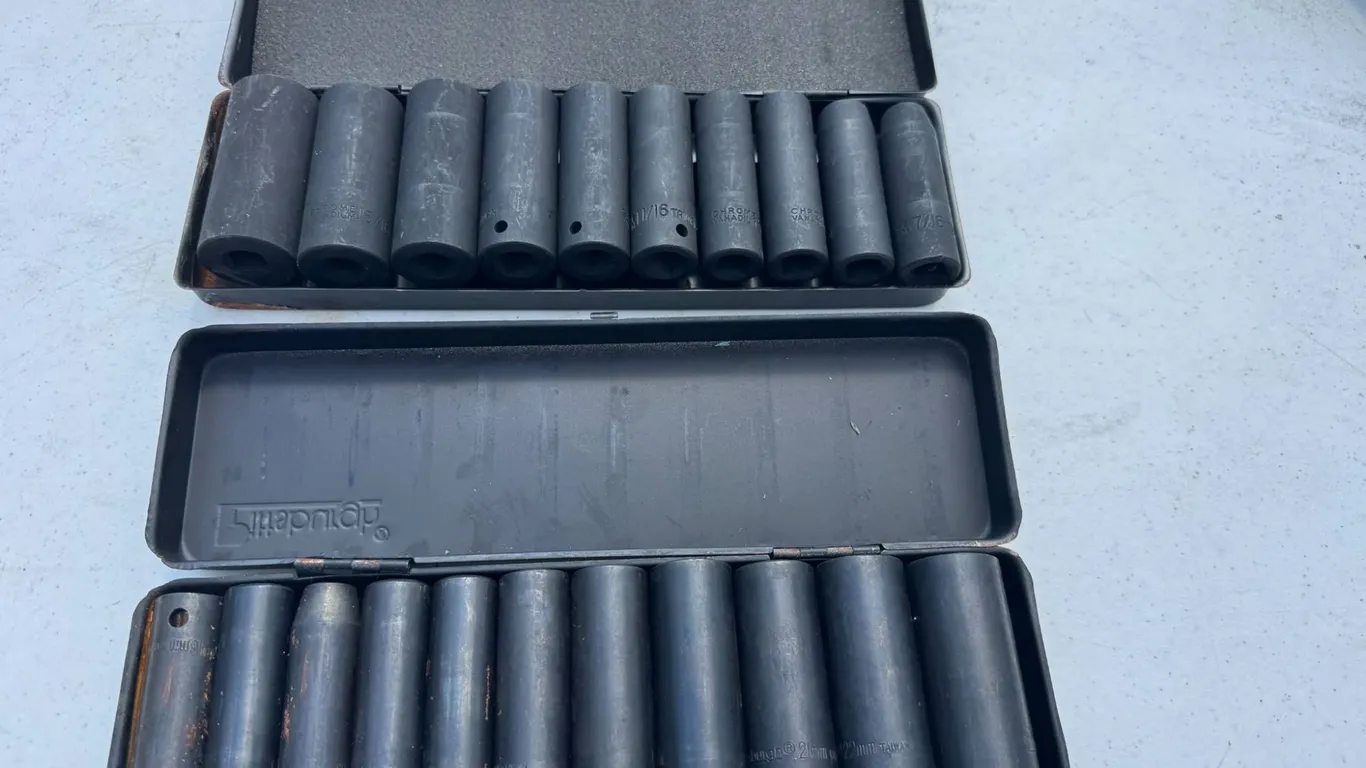 Pittsburgh Socket Set in Case