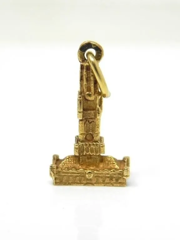 18KT YELLOW GOLD BUILDING PENDANT 2.35g $1050.00
