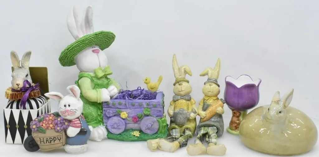 EASTER FIGURINES / DECOR