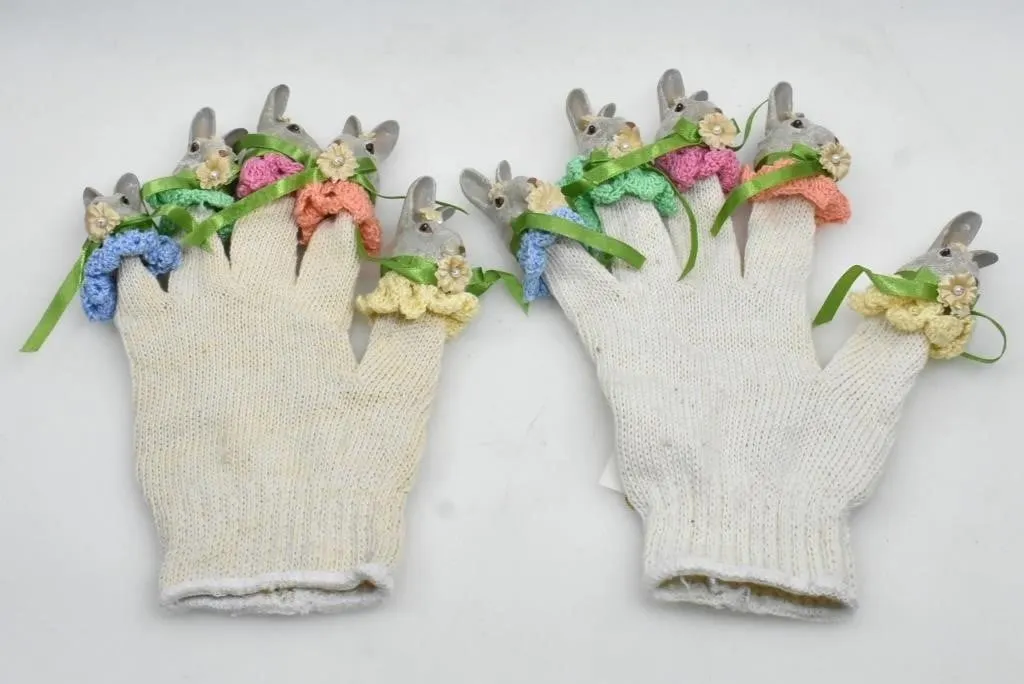 KATHERINES COLLECTION RABBIT HEAD GLOVES