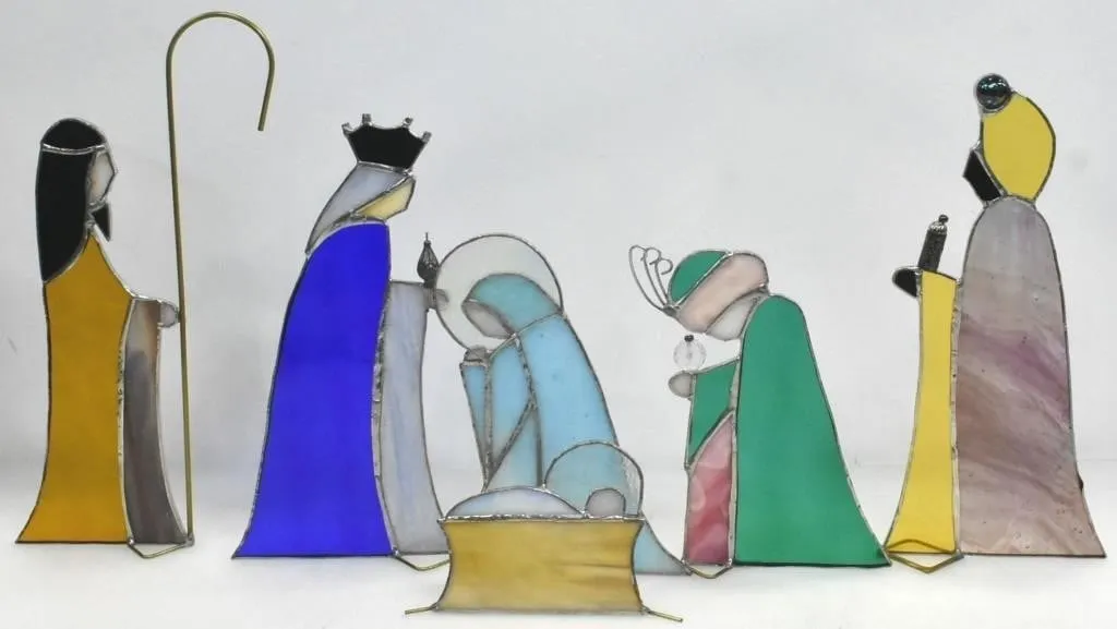 STAINED GLASS NATIVITY SCENE FIGURES