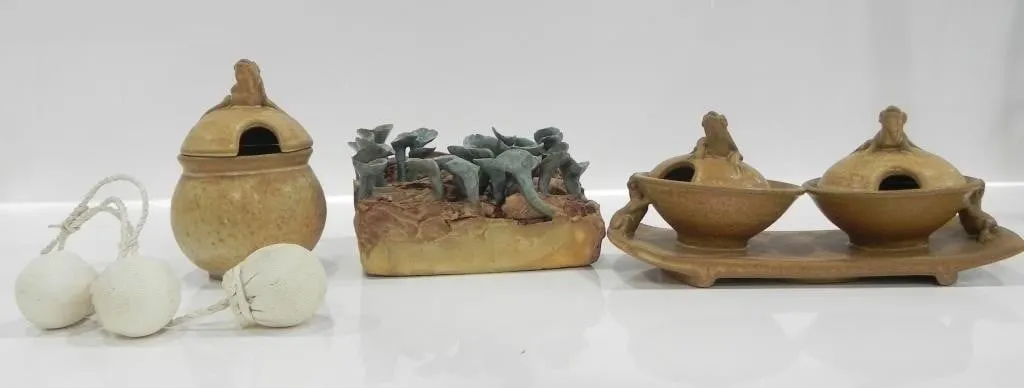 LIDDED JAR, CONDIMENTS JAR W/FROG LID HANDLES