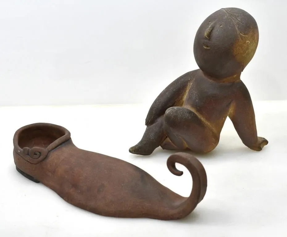 REDWARE SHOE & RECLINING FIGURE