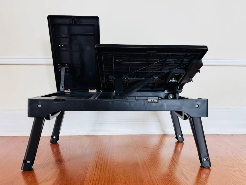 PORTABLE PLASTIC LAPTOP DESK / BED WORKSTATION