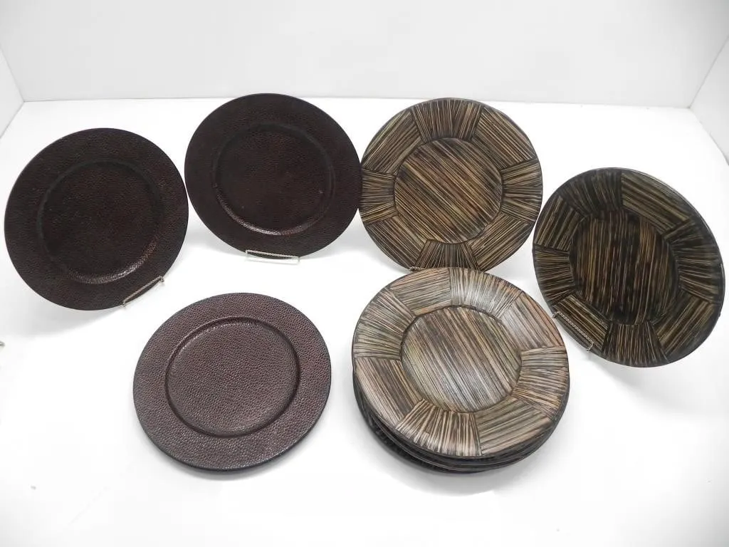 ASSORTED DECORATIVE PLATES