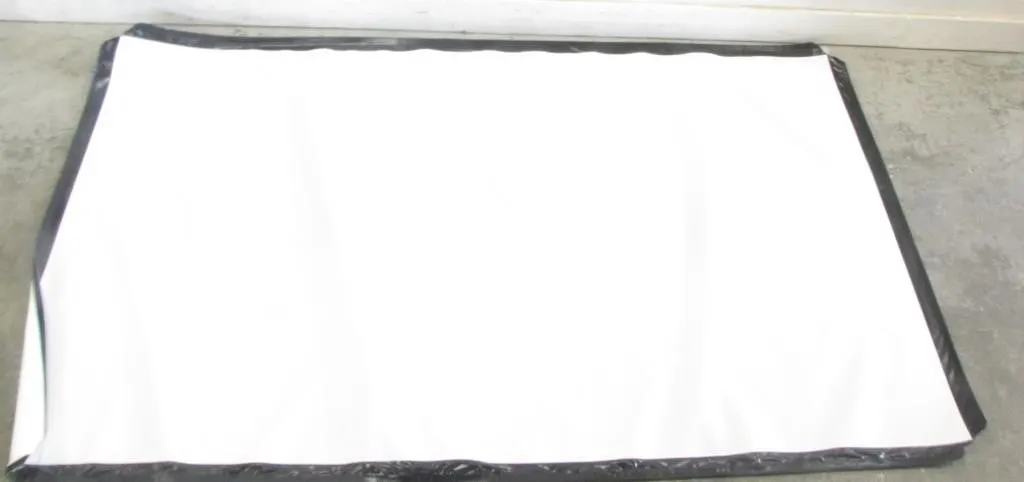 PROJECTOR SCREEN WITH SUPPORT ROD AND ASSESSORIES