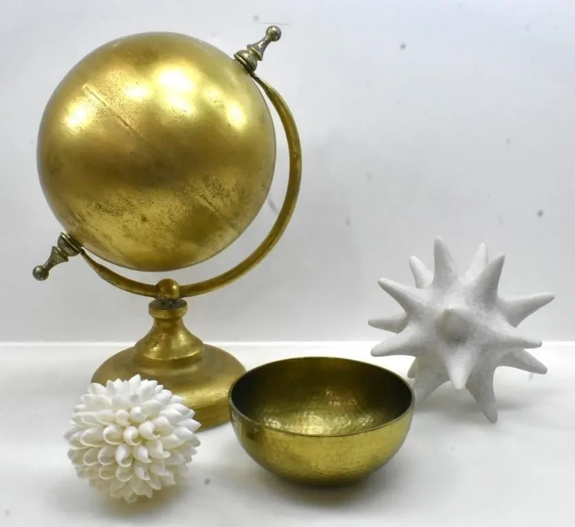 ASSORTED DECOR