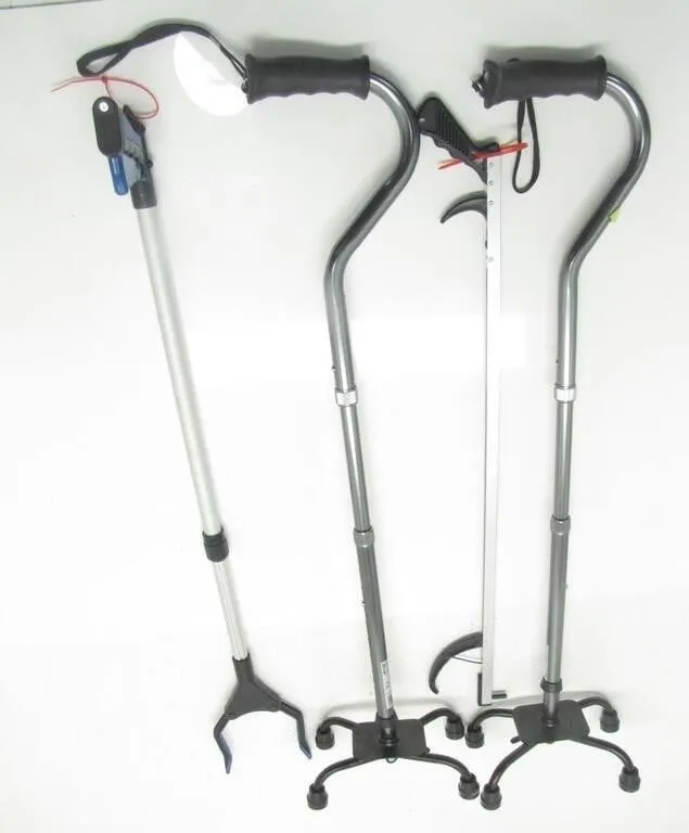 2 QUAD CANES W/4 POINT BASE AND 2 REACHER GRABBER
