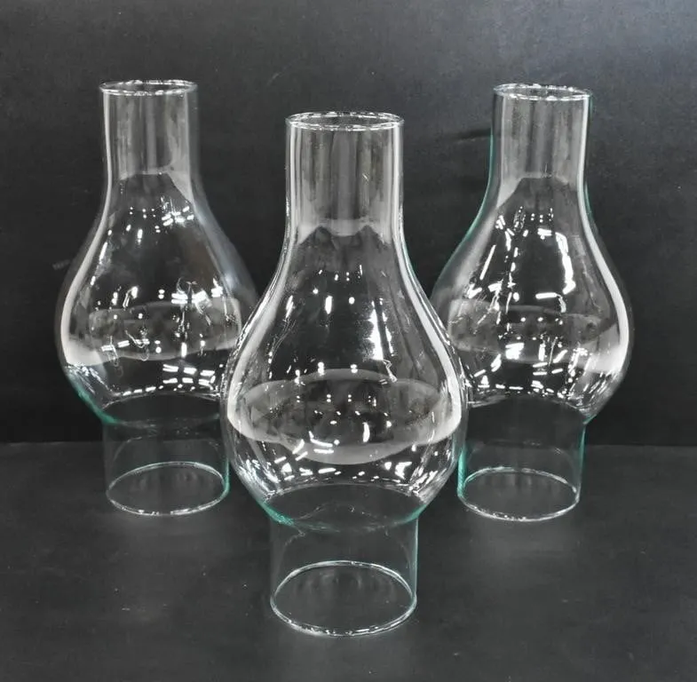 GLASS HURRICANE LAMP SHADE / CHIMNEY