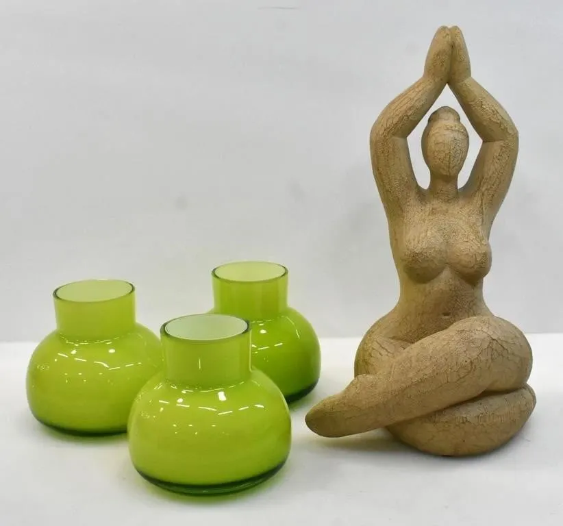 DECORATIVE ART GLASS VASES & FIGURAL SCULPTURE