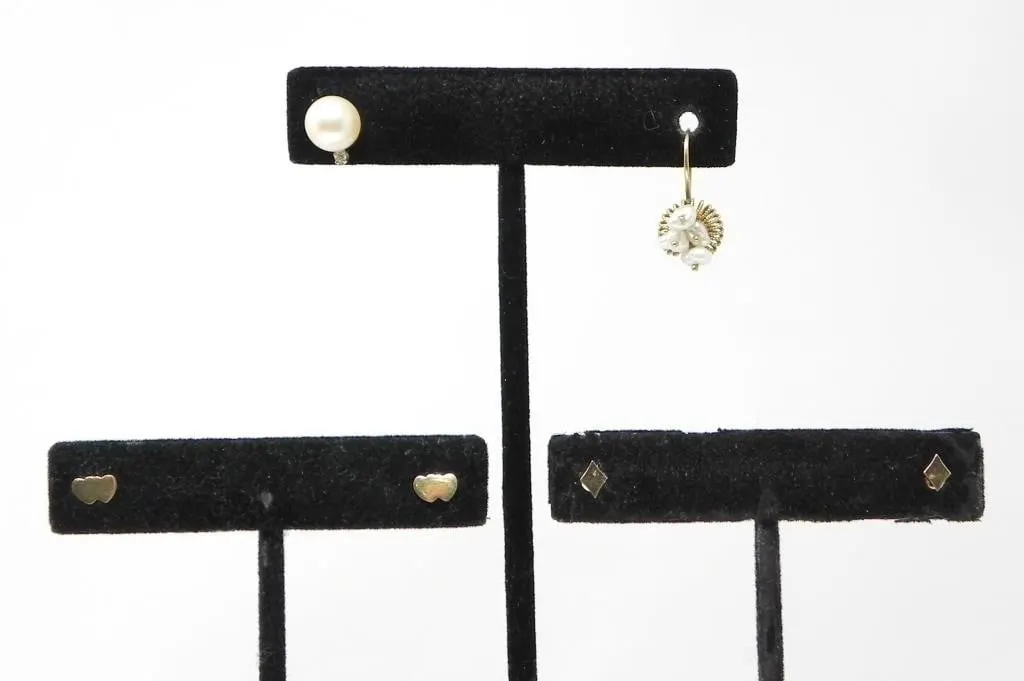ASSTD. 14KT GOLD EARRINGS 2.69g