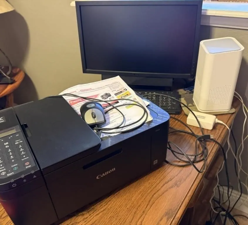 Canon Pixma Printer, Dell Monitor, Keyboard,